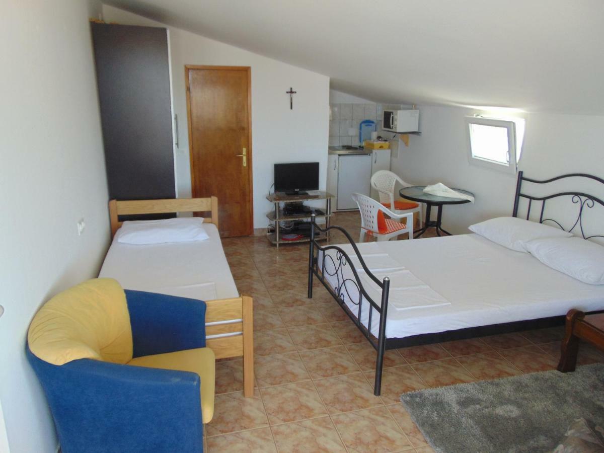 Apartman Ivana Vir Exterior photo